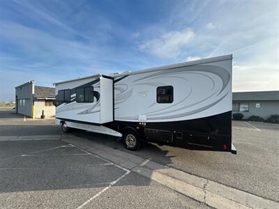 2013 Fleetwood Terra 33C   - Photo 4 - Madera, CA 93636