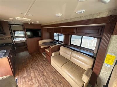 2013 Fleetwood Terra 33C   - Photo 10 - Madera, CA 93636