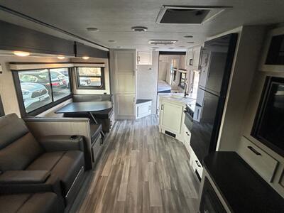 2024 Jayco Jay Feather 27BHB   - Photo 16 - Madera, CA 93636