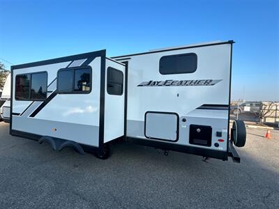 2024 Jayco Jay Feather 27BHB   - Photo 5 - Madera, CA 93636