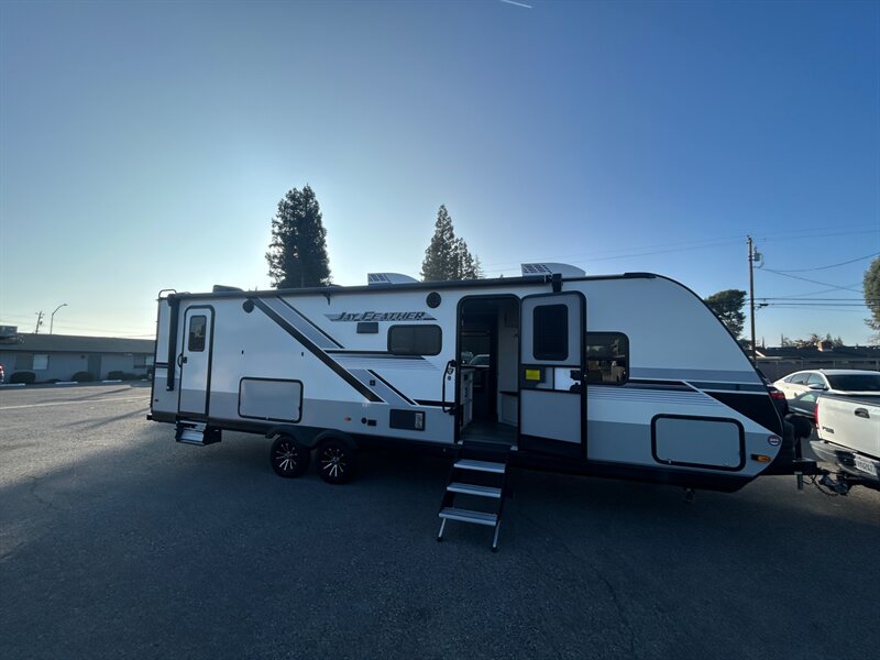 2024 Jayco Jay Feather 27BHB   - Photo 1 - Madera, CA 93636