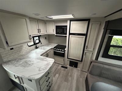 2022 Jayco Jayflight 29RKS   - Photo 10 - Madera, CA 93636