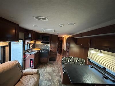 2014 Fleetwood Jamboree Searcher  31W - Photo 11 - Madera, CA 93636