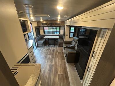 2023 Keystone Cougar 25RDSWE   - Photo 18 - Madera, CA 93636