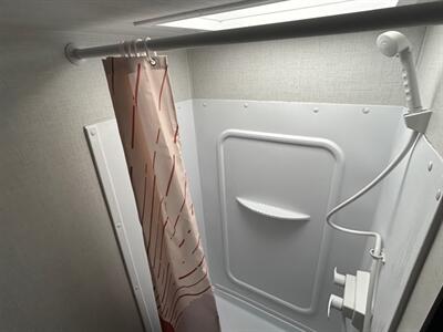 2024 Keystone Hideout 178RB   - Photo 13 - Madera, CA 93636