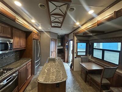 2019 Heartland Landmark Newport 365   - Photo 31 - Madera, CA 93636