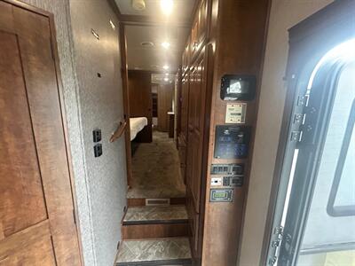 2019 Heartland Landmark Newport 365   - Photo 19 - Madera, CA 93636