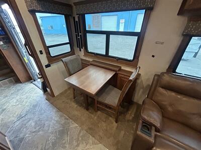 2019 Heartland Landmark Newport 365   - Photo 33 - Madera, CA 93636