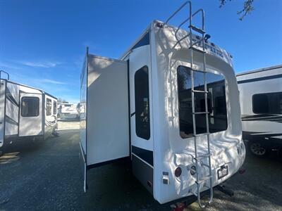 2014 Keystone Alpine 3450 RL   - Photo 4 - Madera, CA 93636