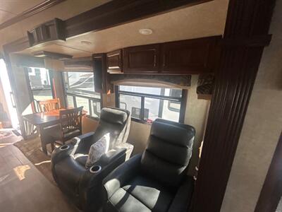 2014 Keystone Alpine 3450 RL   - Photo 11 - Madera, CA 93636