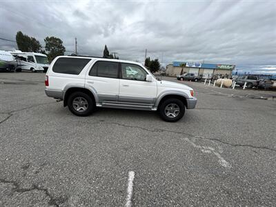 1999 Toyota 4Runner Limited   - Photo 5 - Madera, CA 93636