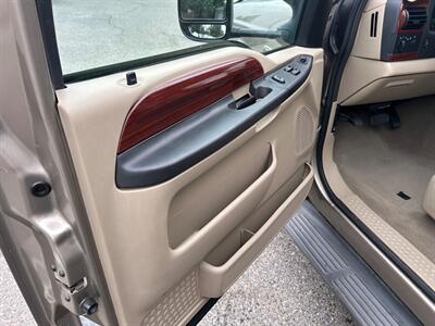 2005 Ford F-250 Super Duty Lariat   - Photo 18 - Madera, CA 93636