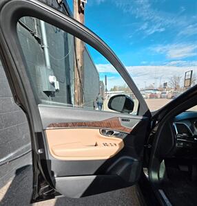 2016 Volvo XC90 T6 Momentum   - Photo 5 - Lakewood, CO 80214
