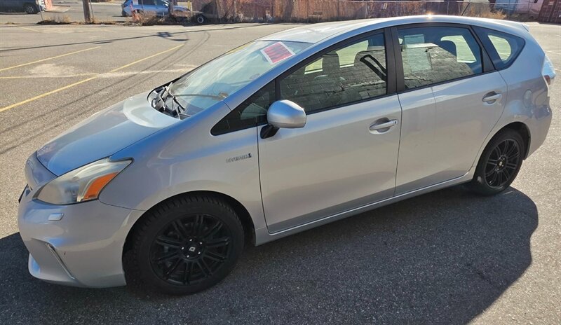 2012 Toyota Prius v Five  