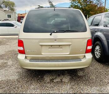 2005 Kia Sedona LX   - Photo 3 - Grand Junction, CO 81501