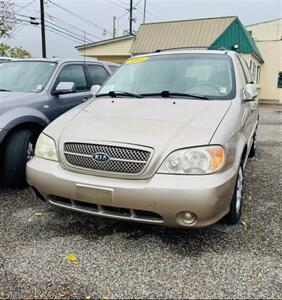 2005 Kia Sedona LX   - Photo 1 - Grand Junction, CO 81501