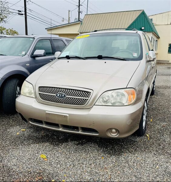 2005 Kia Sedona LX   - Photo 1 - Grand Junction, CO 81501