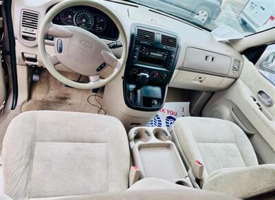 2005 Kia Sedona LX   - Photo 5 - Grand Junction, CO 81501
