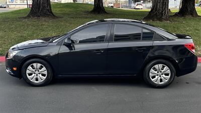2014 Chevrolet Cruze LS Auto   - Photo 3 - Sacramento, CA 95618