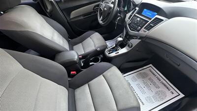 2014 Chevrolet Cruze LS Auto   - Photo 12 - Sacramento, CA 95618