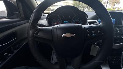 2014 Chevrolet Cruze LS Auto   - Photo 14 - Sacramento, CA 95618