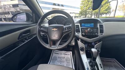 2014 Chevrolet Cruze LS Auto   - Photo 9 - Sacramento, CA 95618