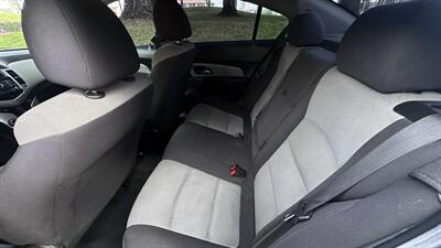 2014 Chevrolet Cruze LS Auto   - Photo 8 - Sacramento, CA 95618