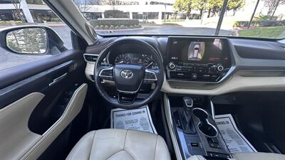 2020 Toyota Highlander Platinum   - Photo 14 - Sacramento, CA 95618