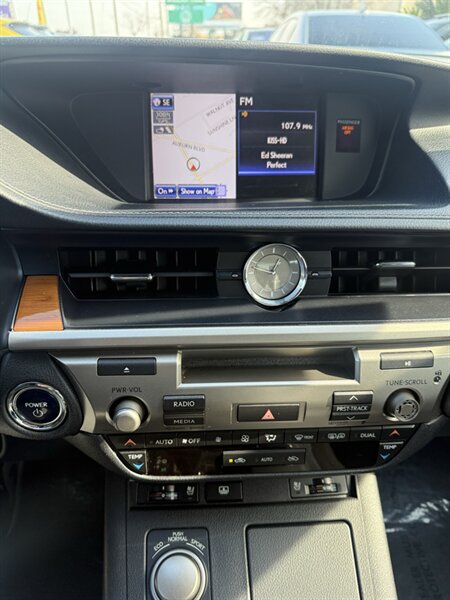 2013 Lexus ES300h - Photo 15 - Sacramento, CA 95841