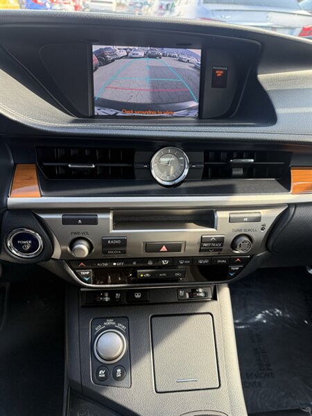 2013 Lexus ES300h - Photo 13 - Sacramento, CA 95841