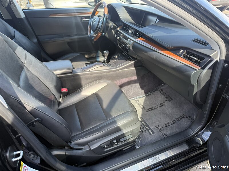 2013 Lexus ES300h - Photo 17 - Sacramento, CA 95841
