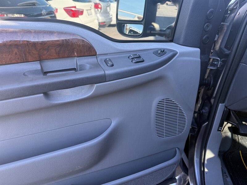 2003 Ford F-350 Super Duty Lariat 4dr SuperCab Lariat - Photo 10 - Sacramento, CA 95841