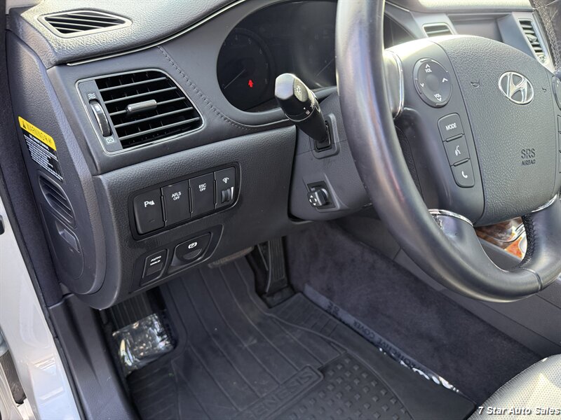 2011 Hyundai Genesis 3.8L V6 - Photo 8 - Sacramento, CA 95841