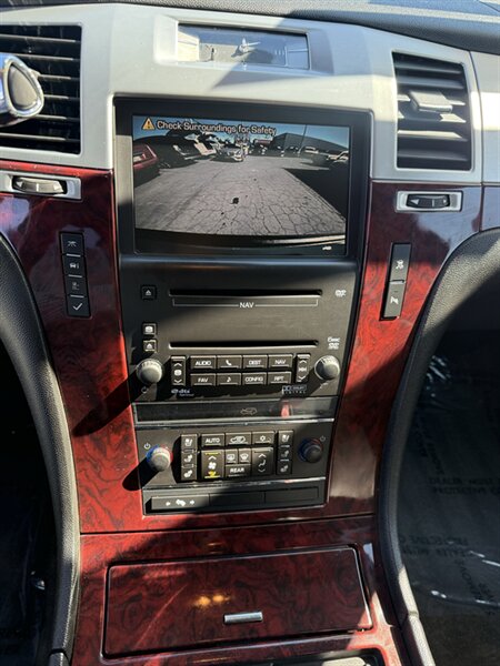 2010 Cadillac Escalade - Photo 11 - Sacramento, CA 95841