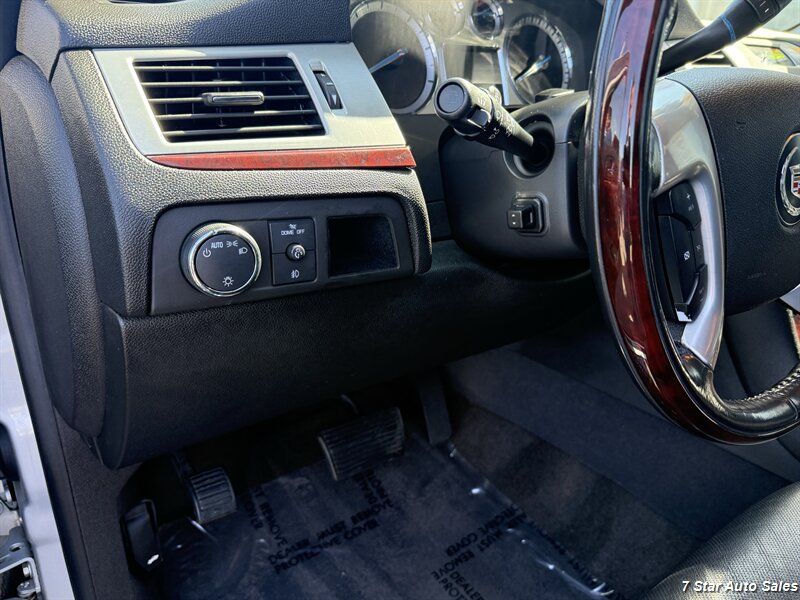 2010 Cadillac Escalade - Photo 9 - Sacramento, CA 95841