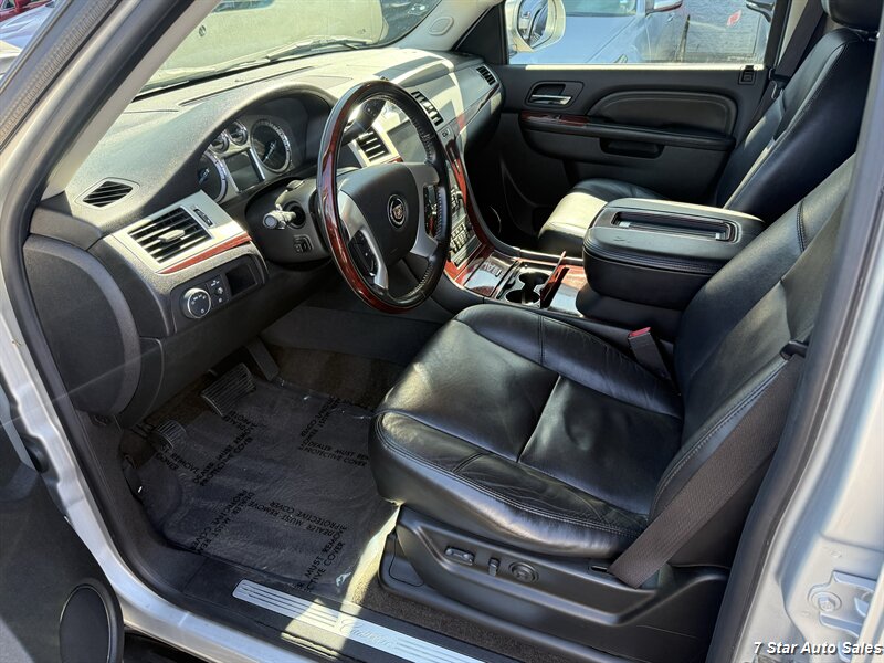 2010 Cadillac Escalade - Photo 8 - Sacramento, CA 95841