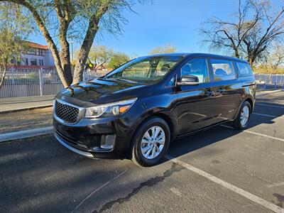 2017 Kia Sedona L - Photo 1 - Tucson, AZ 85705