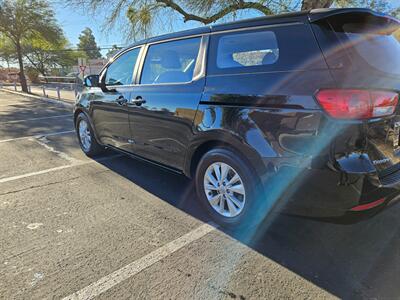 2017 Kia Sedona L - Photo 3 - Tucson, AZ 85705