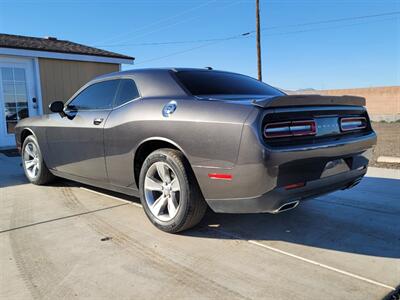 2022 Dodge Challenger SXT - Photo 4 - Goodyear, AZ 85338