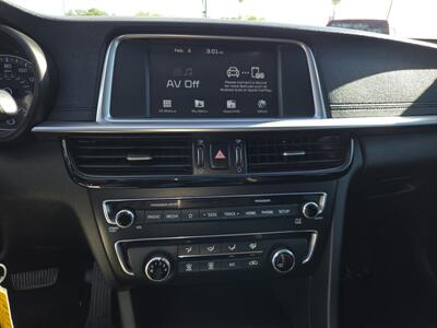 2020 Kia Optima LX - Photo 10 - Goodyear, AZ 85338