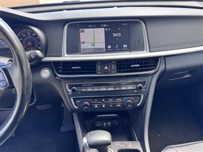 2020 Kia Optima EX Premium   - Photo 10 - Miami, FL 33147