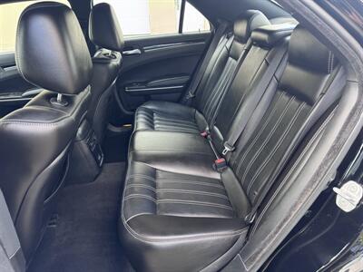 2021 Chrysler 300 Series S V6   - Photo 15 - Miami, FL 33147