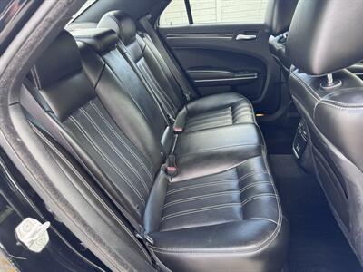 2021 Chrysler 300 Series S V6   - Photo 17 - Miami, FL 33147