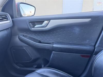 2020 Ford Escape SEL   - Photo 13 - Miami, FL 33147