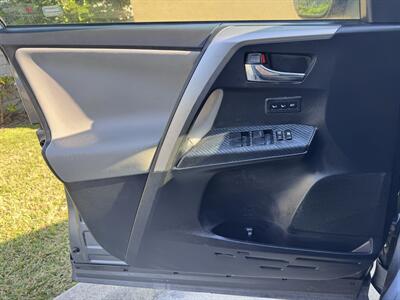 2015 Toyota RAV4 Limited   - Photo 13 - Miami, FL 33147