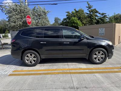 2016 Chevrolet Traverse LT   - Photo 4 - Miami, FL 33147