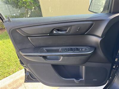 2016 Chevrolet Traverse LT   - Photo 12 - Miami, FL 33147