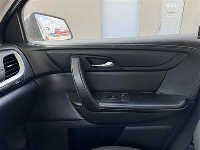 2016 Chevrolet Traverse LT   - Photo 11 - Miami, FL 33147