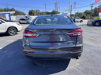 2019 Ford Fusion SE   - Photo 5 - Miami, FL 33147