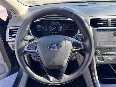 2019 Ford Fusion SE   - Photo 8 - Miami, FL 33147